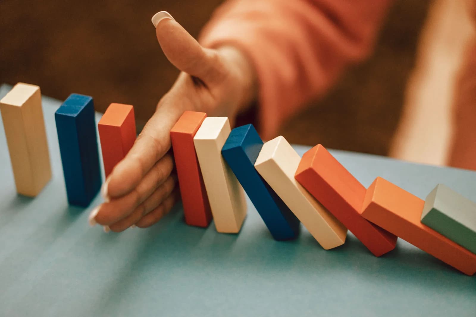 Reputation Risk for Listed Companies: What Business Press Signals Before the Market Moves